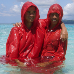 wet friends in boracay